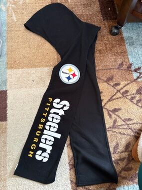 Pittsburgh Steelers Black Hooded Scarf with Logo